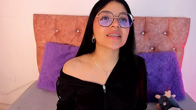 Snapshot of lana_dol chatting on February 3, 12:25 pm lana dol online show from February 3, 12:25 pm