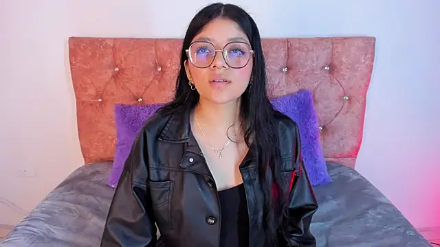 Snapshot of lana_dol chatting on February 8, 1:01 pm lana dol online show from February 8, 1:01 pm