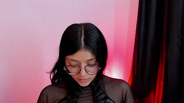 Snapshot of lana_dol chatting on March 3, 3:31 pm lana dol online show from March 3, 3:31 pm