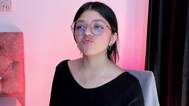 Snapshot of lana_dol chatting on March 14, 1:24 pm lana dol online show from March 14, 1:24 pm