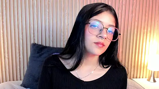 Snapshot of lana_dol chatting on September 19, 1:23 pm lana dol online show from September 19, 1:23 pm