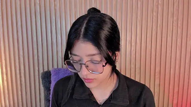 Snapshot of lana_dol chatting on November 8, 1:11 pm lana dol online show from November 8, 1:11 pm