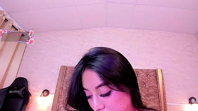 Snapshot of gaby_desire777 chatting on February 8, 1:00 am gaby desire777 online show from February 8, 1:00 am