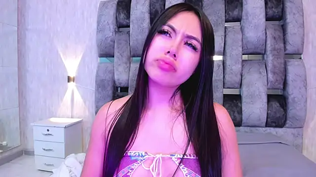 Snapshot of gaby_desire777 chatting on March 13, 11:27 pm gaby desire777 online show from March 13, 11:27 pm