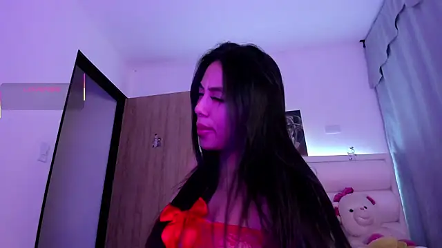 Snapshot of gaby_desire777 chatting on December 22, 6:43 am gaby desire777 online show from December 22, 6:43 am