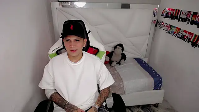 Snapshot of Brayan_lopezz chatting on May 9, 3:45 am Brayan lopezz online show from May 9, 3:45 am