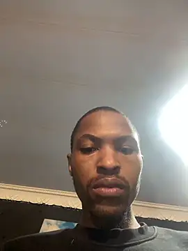 Snapshot of BlueIceCube chatting on December 2, 5:57 am BlueIceCube online show from December 2, 5:57 am