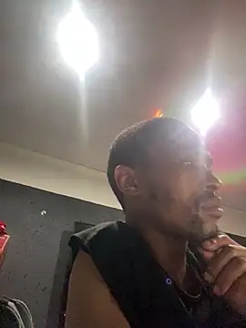 Snapshot of BlueIceCube chatting on December 20, 6:37 pm BlueIceCube online show from December 20, 6:37 pm