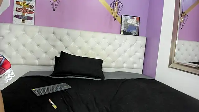 Snapshot of Candypoppy77 chatting on December 11, 11:10 pm Candypoppy77 online show from December 11, 11:10 pm