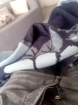 Snapshot of Atabey_65 chatting on November 17, 11:27 am Atabey 65 online show from November 17, 11:27 am