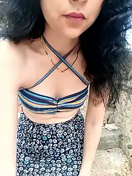 Snapshot of sweet_outdoor_charm chatting on September 19, 7:47 pm sweet outdoor charm online show from September 19, 7:47 pm