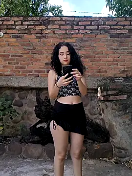 Snapshot of sweet_outdoor_charm chatting on October 15, 7:36 pm sweet outdoor charm online show from October 15, 7:36 pm