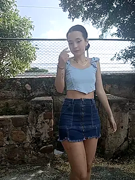 sweet outdoor charm online show from December 18, 2:12 pm