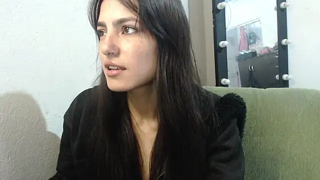 Snapshot of skinny_sweet2411 chatting on May 25, 5:52 pm skinny sweet2411 online show from May 25, 5:52 pm