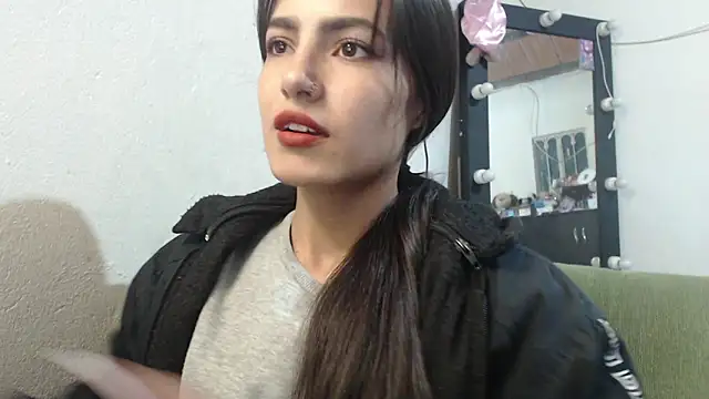 Snapshot of skinny_sweet2411 chatting on June 16, 3:42 am skinny sweet2411 online show from June 16, 3:42 am