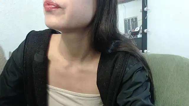 Snapshot of skinny_sweet2411 chatting on June 17, 2:18 pm skinny sweet2411 online show from June 17, 2:18 pm