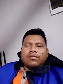 Snapshot of zeta29 chatting on November 17, 2:28 am zeta29 online show from November 17, 2:28 am