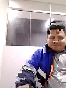 Snapshot of zeta29 chatting on November 18, 2:50 am zeta29 online show from November 18, 2:50 am