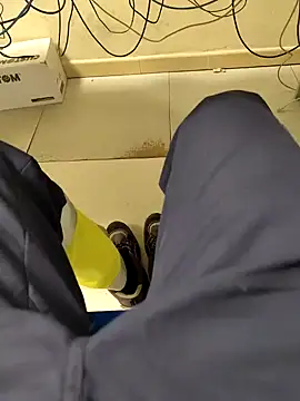 Snapshot of coppiapazza chatting on December 2, 10:07 am coppiapazza online show from December 2, 10:07 am