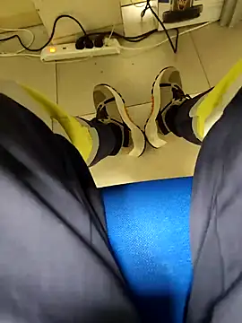 Snapshot of coppiapazza chatting on December 6, 9:46 pm coppiapazza online show from December 6, 9:46 pm