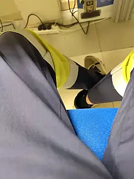 Snapshot of coppiapazza chatting on December 8, 12:51 am coppiapazza online show from December 8, 12:51 am