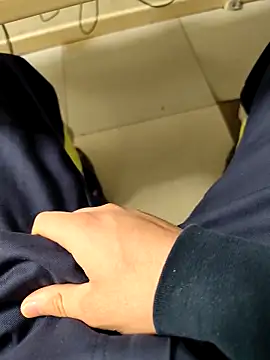 Snapshot of coppiapazza chatting on March 20, 5:46 am coppiapazza online show from March 20, 5:46 am