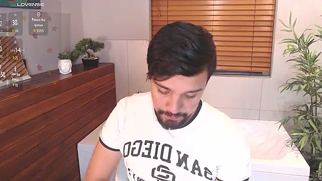 Edward max online show from February 4, 3:45 am