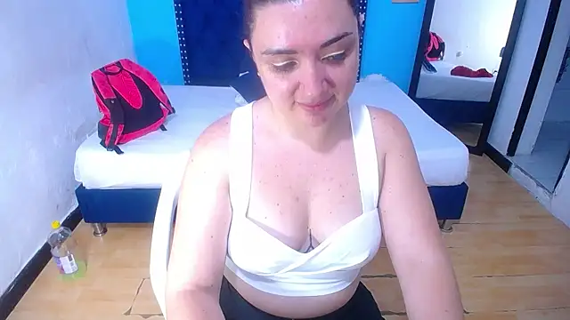 kinky redhead18 online show from November 10, 1:43 pm