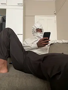 Snapshot of Mischevous_T69 chatting on November 8, 8:47 am Mischevous T69 online show from November 8, 8:47 am