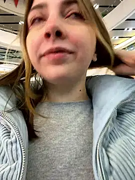 Snapshot of Sunny___Bunny chatting on December 3, 1:32 pm Sunny Bunny online show from December 3, 1:32 pm