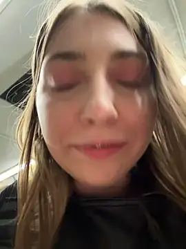 Snapshot of Sunny___Bunny chatting on March 4, 5:34 pm Sunny Bunny online show from March 4, 5:34 pm