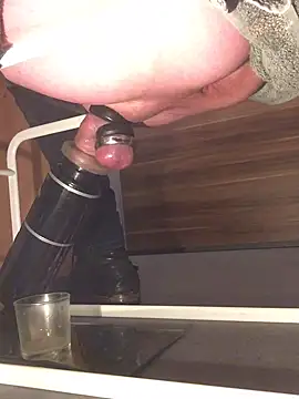 Snapshot of Inseminator69 chatting on December 12, 3:05 pm Inseminator69 online show from December 12, 3:05 pm