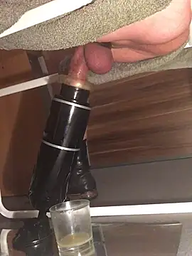 Snapshot of Inseminator69 chatting on December 14, 6:30 pm Inseminator69 online show from December 14, 6:30 pm