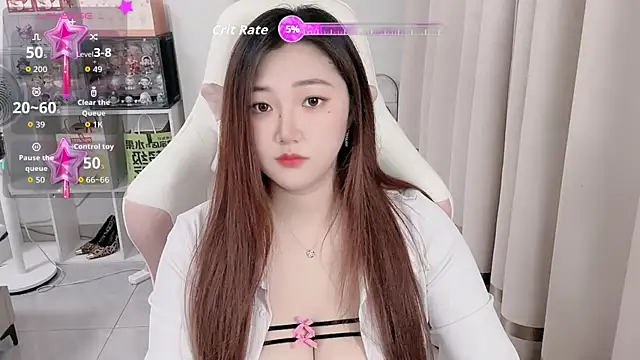 Snapshot of Stars_Elyn chatting on October 13, 11:54 am Stars Elyn online show from October 13, 11:54 am