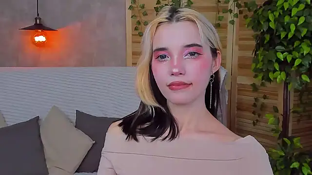 as1an girlfriend online show from January 29, 10:16 am