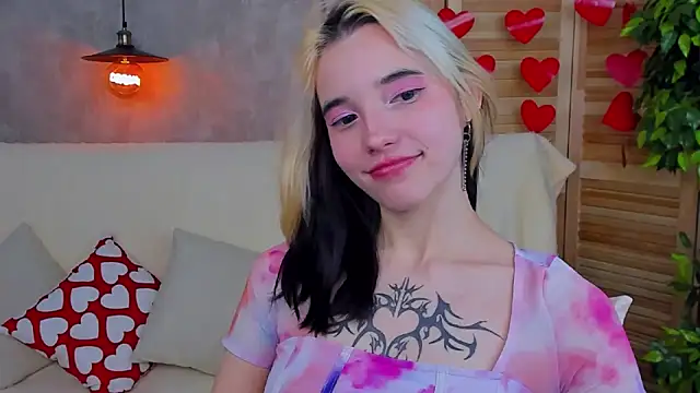 as1an girlfriend online show from February 12, 6:40 am