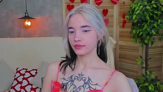 as1an girlfriend online show from February 14, 6:45 am