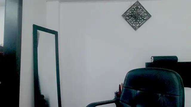 Hanna-33 online show from March 9, 2:54 pm