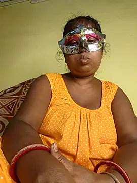 Snapshot of tinabhabhi chatting on June 22, 10:34 am tinabhabhi online show from June 22, 10:34 am