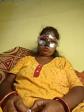 Snapshot of tinabhabhi chatting on July 10, 10:40 am tinabhabhi online show from July 10, 10:40 am