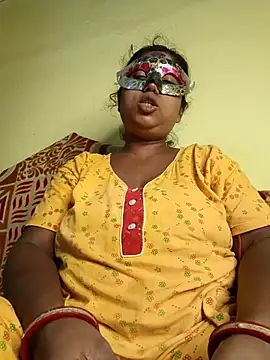 Snapshot of tinabhabhi chatting on July 27, 9:49 am tinabhabhi online show from July 27, 9:49 am