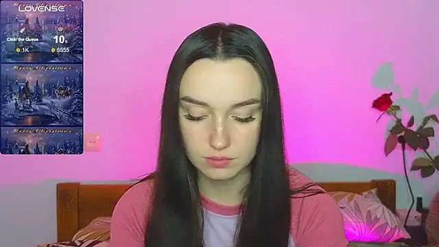 Snapshot of Wild_Sophie_ chatting on December 21, 4:03 pm Wild Sophie online show from December 21, 4:03 pm