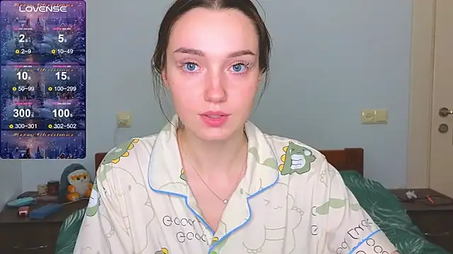 Snapshot of Wild_Sophie_ chatting on January 23, 5:52 pm Wild Sophie online show from January 23, 5:52 pm