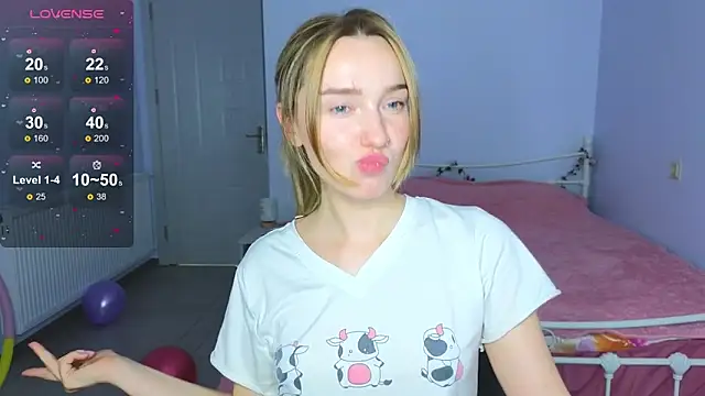 Snapshot of Wild_Sophie_ chatting on November 30, 5:50 pm Wild Sophie online show from November 30, 5:50 pm