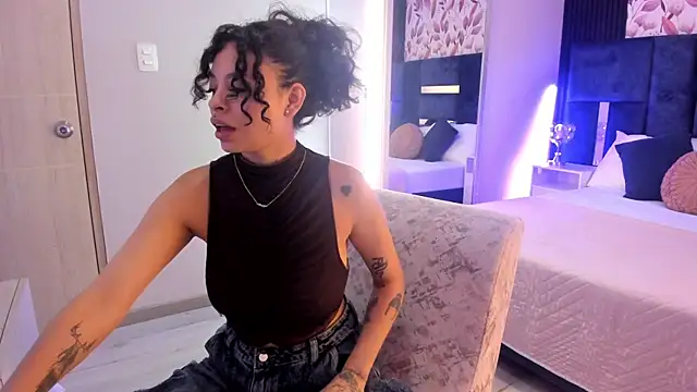 Snapshot of KatherineGomez chatting on July 16, 2:28 am KatherineGomez online show from July 16, 2:28 am