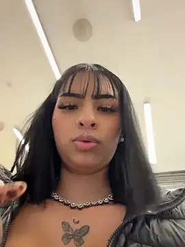Snapshot of Hilary_pinkk chatting on June 5, 11:43 pm Hilary pinkk online show from June 5, 11:43 pm