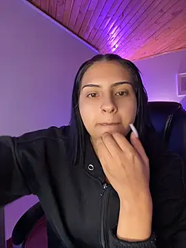 Hilary pinkk online show from July 31, 1:49 am