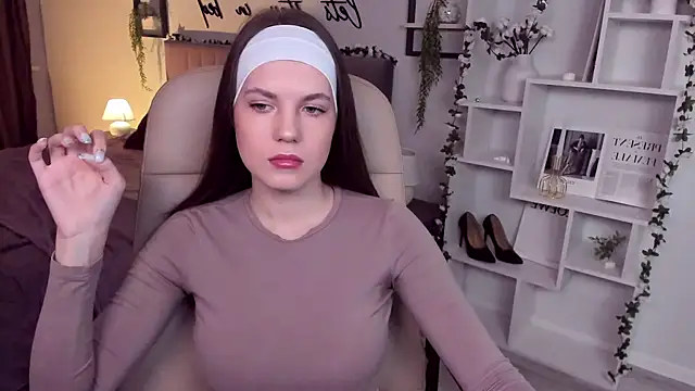 Snapshot of BellaSweetHeart chatting on January 21, 9:03 am BellaSweetHeart online show from January 21, 9:03 am