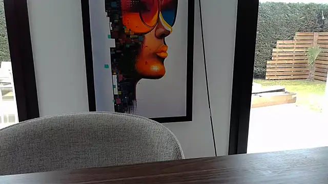 queen-chamss online show from May 3, 9:15 am