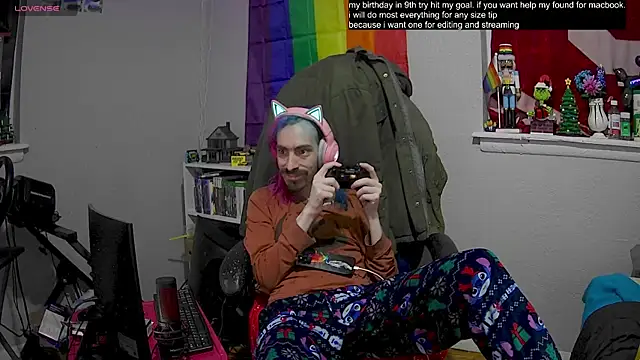 Snapshot of tallnerdyguy chatting on February 11, 2:57 am tallnerdyguy online show from February 11, 2:57 am